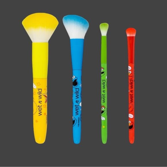 New In Box Wet n Wild Limited Edition Sesame Street, 4-Piece Makeup Brush Set - Picture 2 of 4